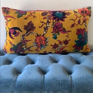 cost plus throw pillows